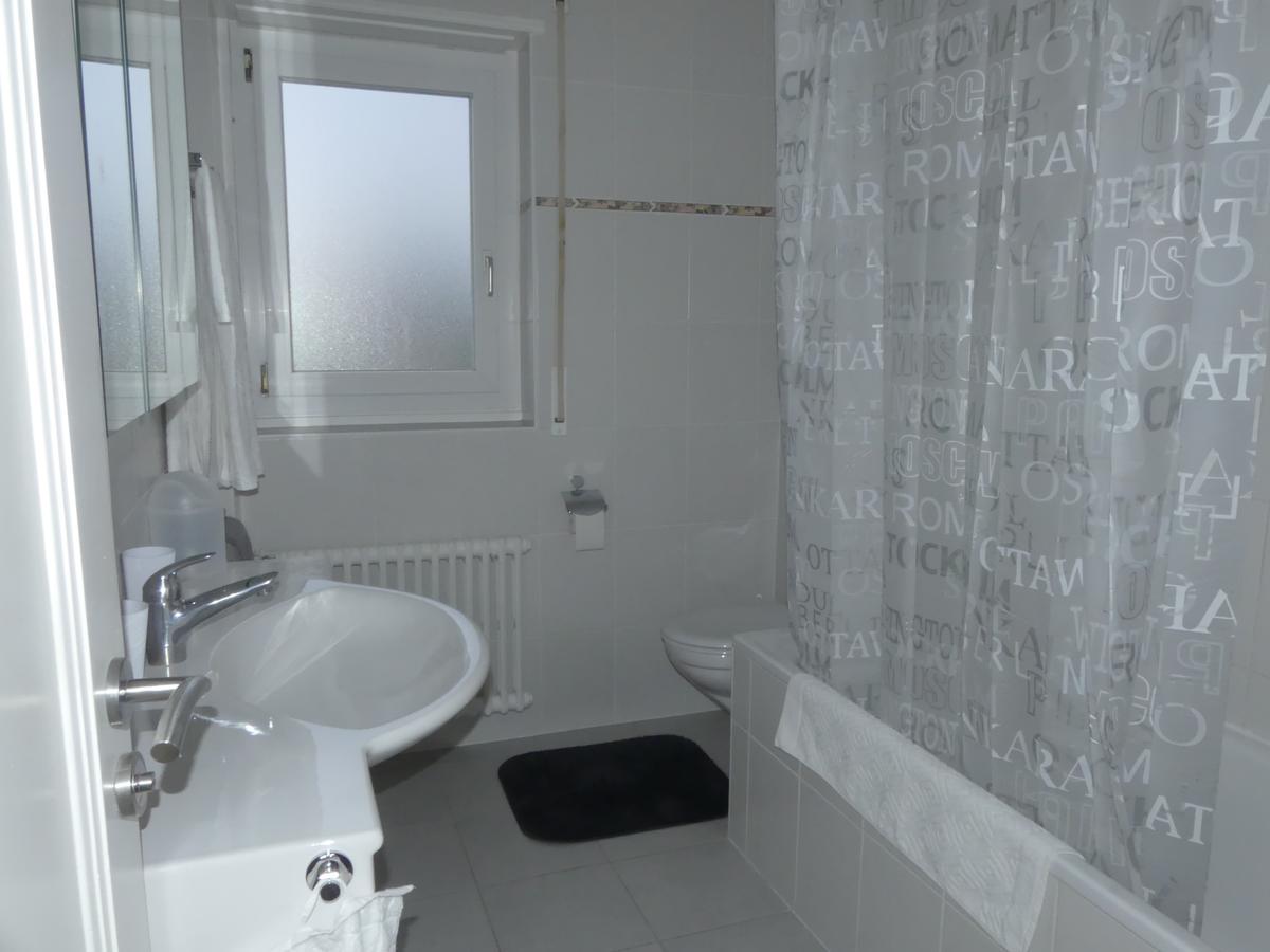 Bed and Breakfast Au Bonheur Des Iris Ролль Экстерьер фото