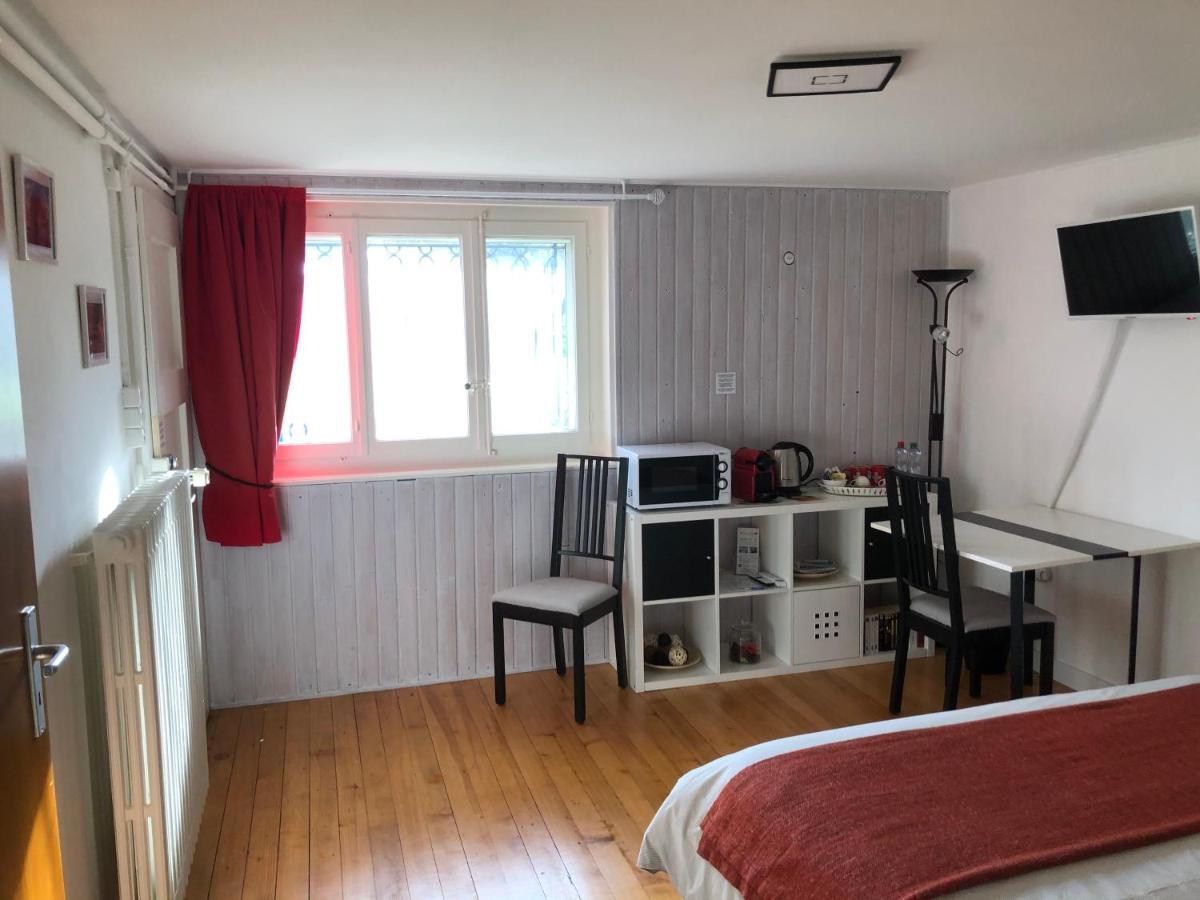 Bed and Breakfast Au Bonheur Des Iris Ролль Экстерьер фото
